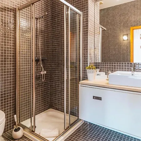 Mouzinho Downtown 2br W/ Parking By Lovelystay * Porto