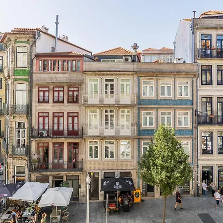Mouzinho Downtown 2br W/ Parking By Lovelystay Apartment *