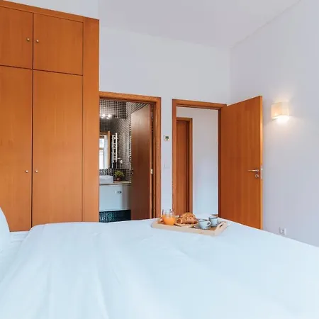 Apartment Mouzinho Downtown 2br W/ Parking By Lovelystay